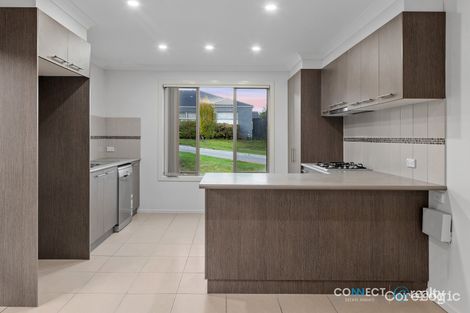 Property photo of 3 McClenaghan Place Pakenham VIC 3810