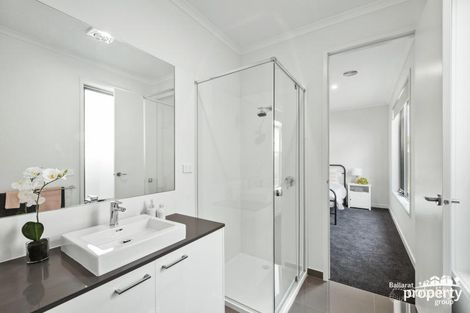 Property photo of 73 Canopy Avenue Alfredton VIC 3350