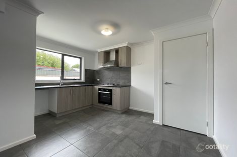 Property photo of 2/121 Sobraon Street Shepparton VIC 3630