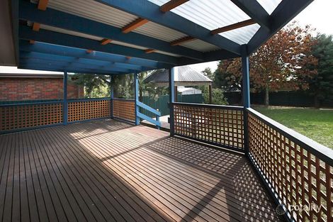 Property photo of 10 Arnold Court Woodend VIC 3442