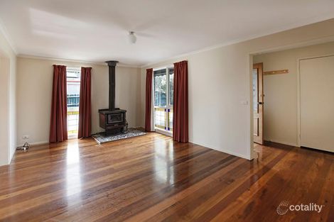 Property photo of 10 Arnold Court Woodend VIC 3442