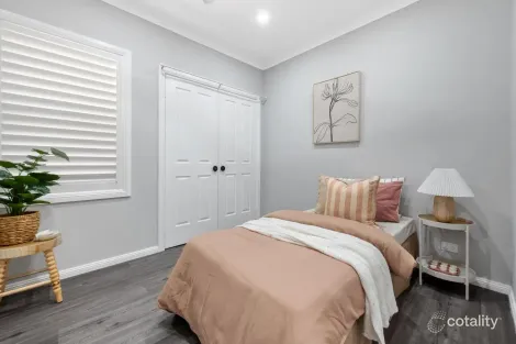 Property photo of 52 Barrington Grove Thornton NSW 2322