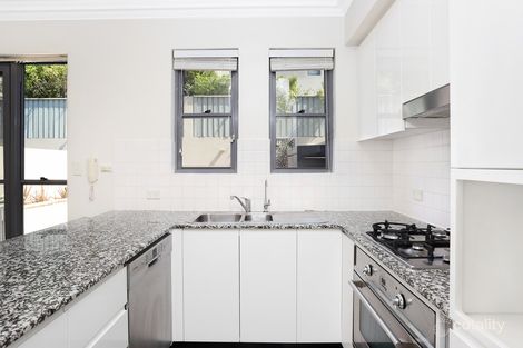 Property photo of 2/25-33 Hayberry Street Crows Nest NSW 2065