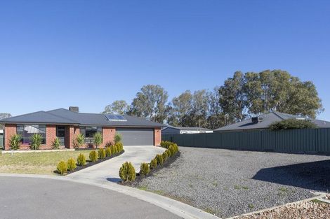 3 Cadell Ct, Ascot, VIC 3551
