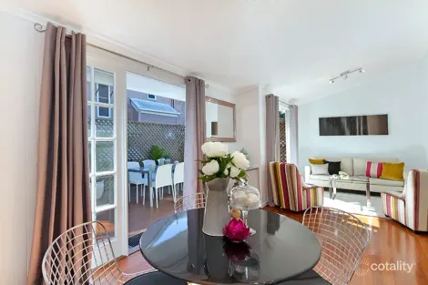 Property photo of 76 Thomas Street Kangaroo Point QLD 4169