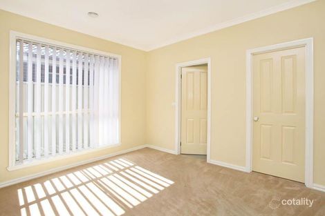 Property photo of 23 Willandra Loop Caroline Springs VIC 3023