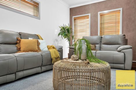 Property photo of 1 Kunuka Circuit Caroline Springs VIC 3023