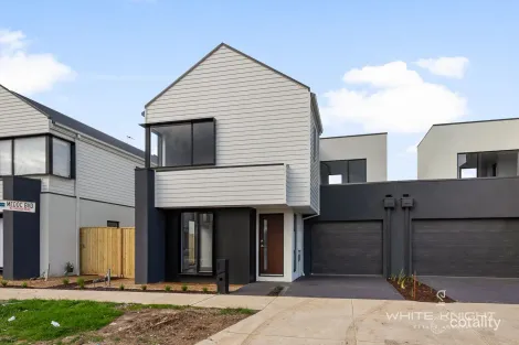 11 Medoc Bvd, Deanside, VIC 3336