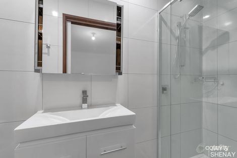 Property photo of 15 Aaran Close Endeavour Hills VIC 3802