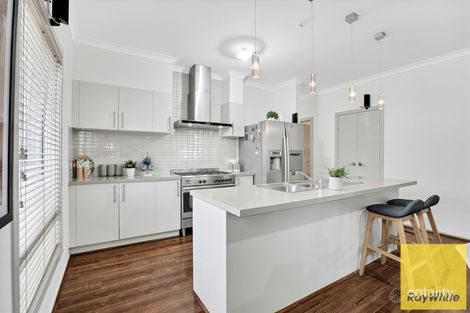 Property photo of 1 Kunuka Circuit Caroline Springs VIC 3023