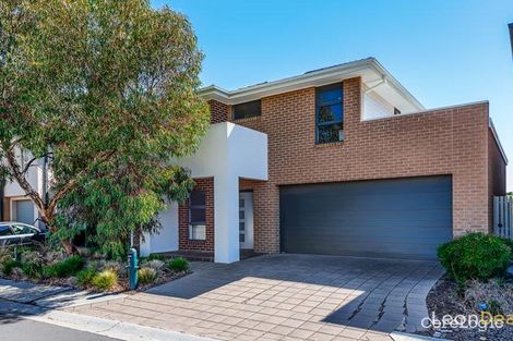 Property photo of 42 Eloura Circuit Taylors Hill VIC 3037