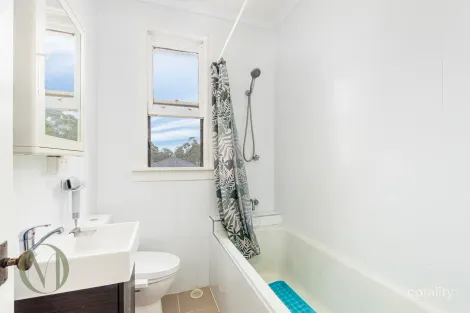Property photo of 18 Manning Parade Dundas Valley NSW 2117
