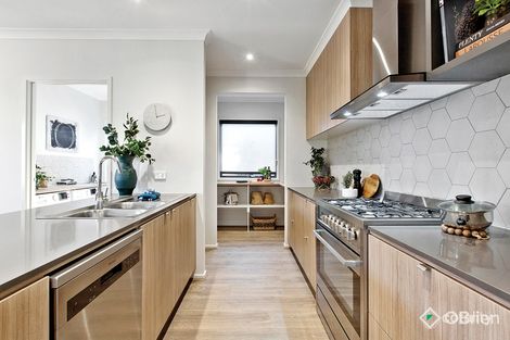 Property photo of 6 Hyde Avenue Clyde North VIC 3978