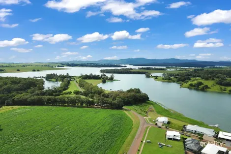 Property photo of 4 Waterfront Terrace Yungaburra QLD 4884