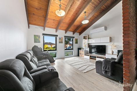Property photo of 40 Langdon Crescent Craigieburn VIC 3064