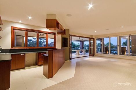 Property photo of 8 Braemer Court Benowa QLD 4217