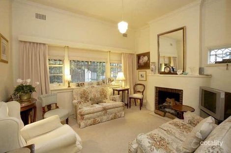 Property photo of 98 Valley Parade Glen Iris VIC 3146
