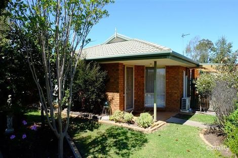 33 Balmoral Cres, Eastwood, VIC 3875