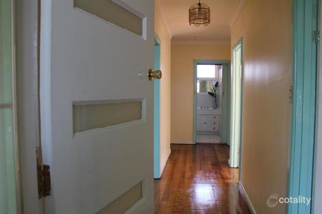 Property photo of 28 Thorndon Drive St Albans VIC 3021