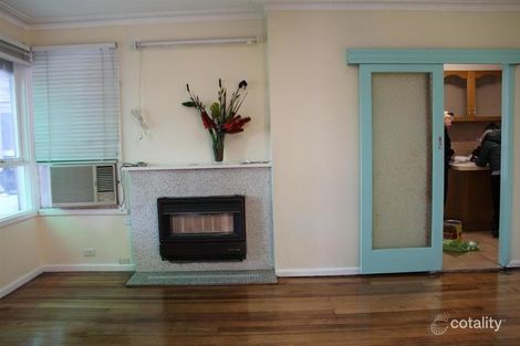 Property photo of 28 Thorndon Drive St Albans VIC 3021