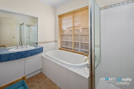 Property photo of 15 Norford Court Cranbourne North VIC 3977