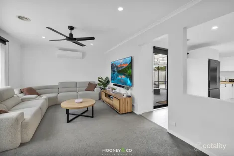 Property photo of 14 Willora Crescent Cranbourne West VIC 3977