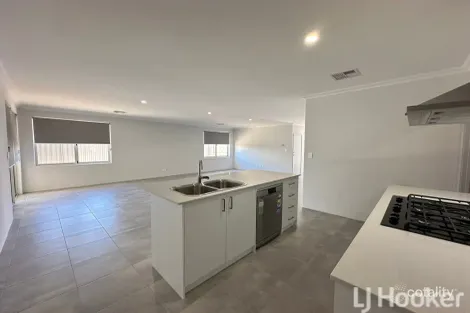 Property photo of 39 Sarasota Loop Madora Bay WA 6210