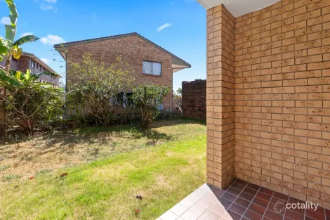 Property photo of 3/5 Christina Court Mermaid Waters QLD 4218