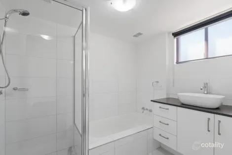 Property photo of 3/5 Christina Court Mermaid Waters QLD 4218