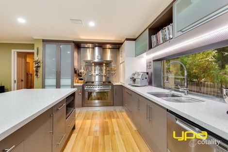 Property photo of 2 Halstead Court Hillside VIC 3037