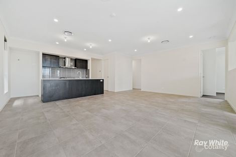 18 Carnarvon Dr, South Ripley, QLD 4306