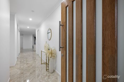 Property photo of 50 Hilltop Circuit Pallara QLD 4110