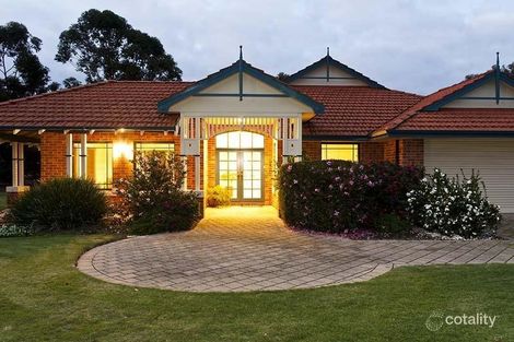 6 Coachmans Pl, Roleystone, WA 6111