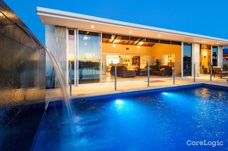 Property photo of 38 Oxley Drive Paradise Point QLD 4216