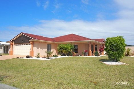 9 Reeders St, Sandstone Point, QLD 4511