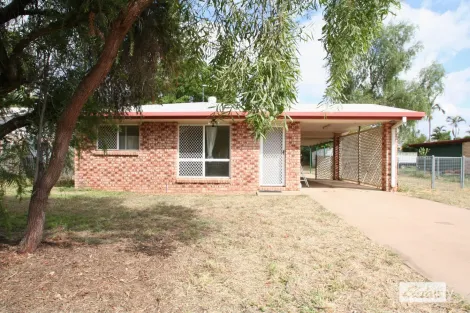 25 BARRY ST, EMERALD, QLD 4720