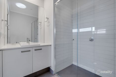 Property photo of 8 Toombal Place Craigieburn VIC 3064