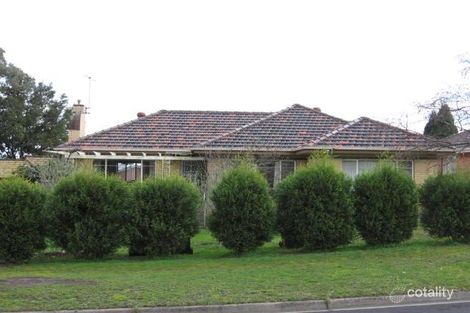 Property photo of 11 Banool Quadrant Doncaster East VIC 3109
