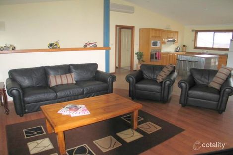 Property photo of 24 Alma Avenue Fishermans Paradise NSW 2539
