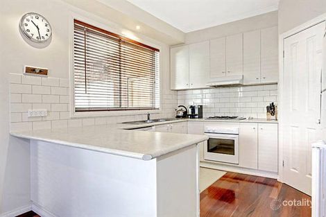 Property photo of 2 Ordsall Close Caroline Springs VIC 3023