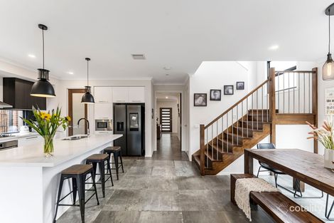 15 Greenhaven Dr, Greenvale, VIC 3059