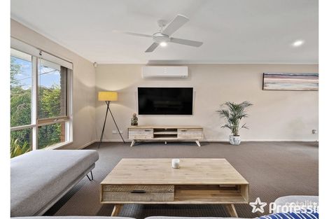 Property photo of 31 Meadowgate Drive Chirnside Park VIC 3116