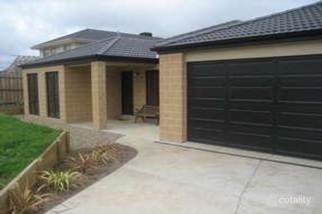 12 Golden Way, Skye, VIC 3977