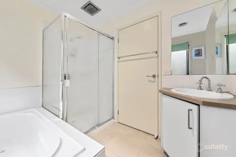 Property photo of 2/75 St Mitchell Circuit Mornington VIC 3931