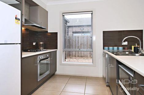 Property photo of 5 Luxor Drive Plumpton VIC 3335