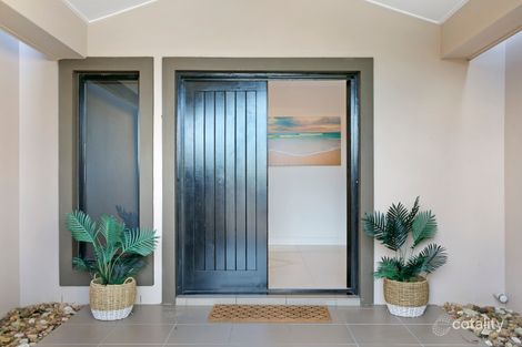 Property photo of 30 Edinburgh Road Benowa QLD 4217