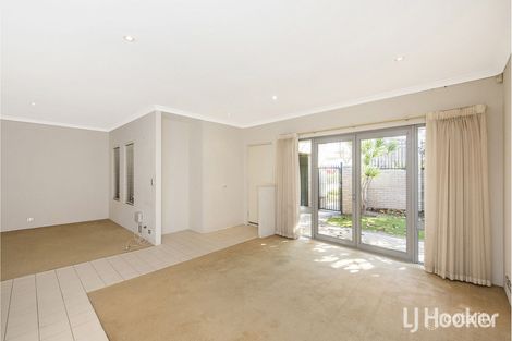 Property photo of 3/6 Valley Road Halls Head WA 6210