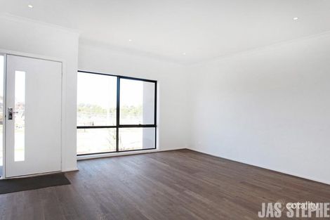 Property photo of 47 Queen Circuit Sunshine VIC 3020