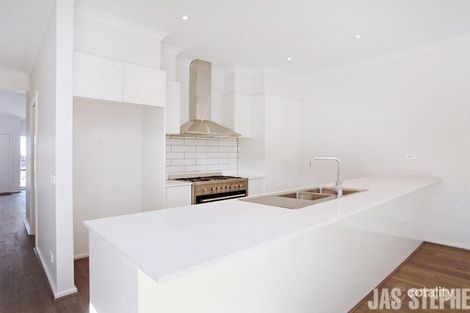 Property photo of 47 Queen Circuit Sunshine VIC 3020