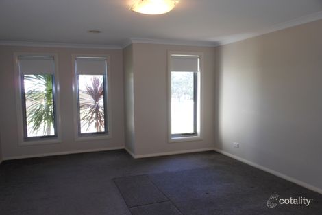 Property photo of 2 Whistler Concourse Bandiana VIC 3691